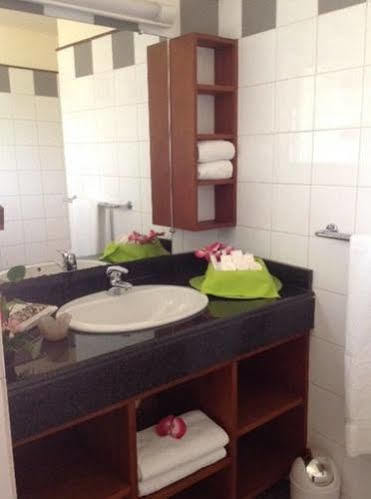Hotel Sol Beni Abidjan Exterior photo