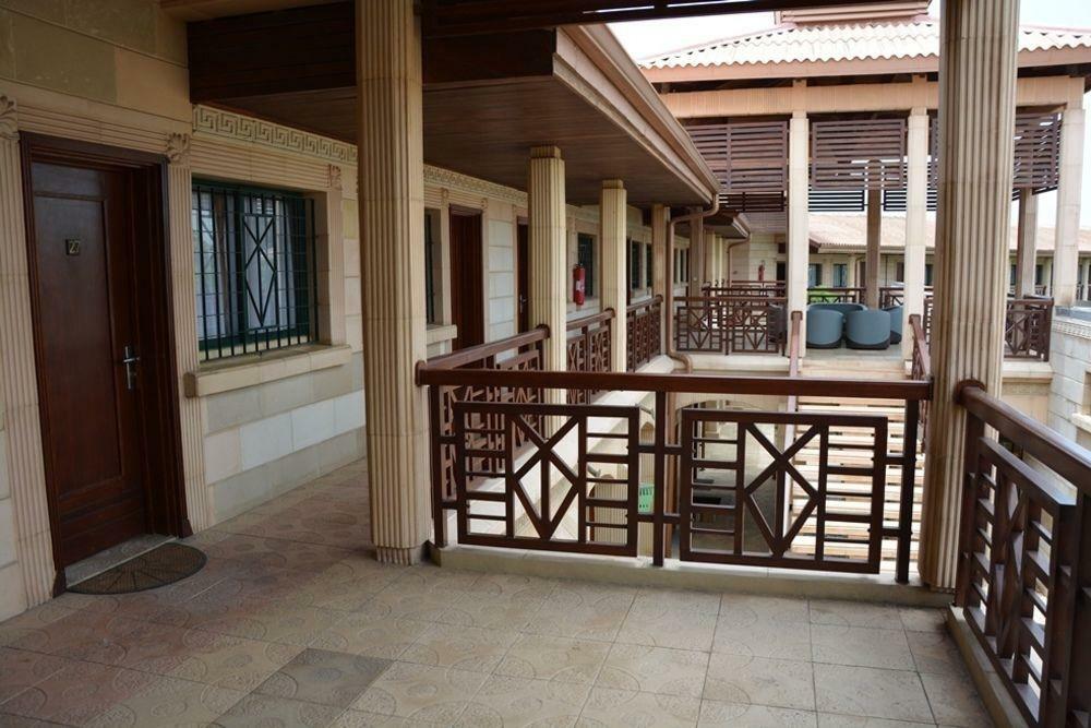 Hotel Sol Beni Abidjan Exterior photo